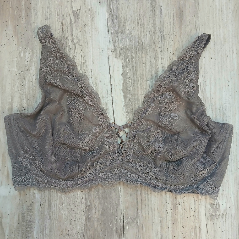 Smart & Sexy Lace Unlined Underwire Bra 38DD Gray Criss Cross Front Detail